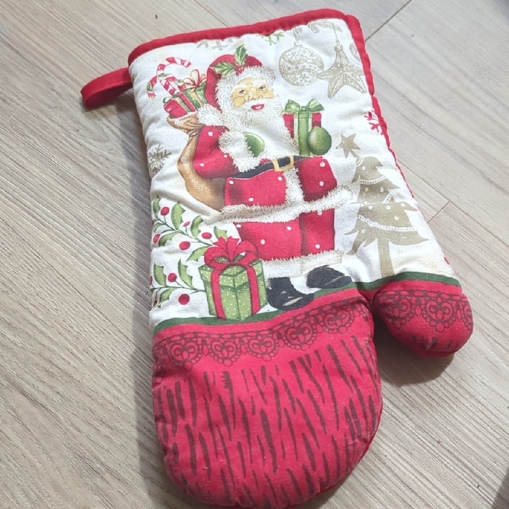 Festive Red Santa Oven Mitt